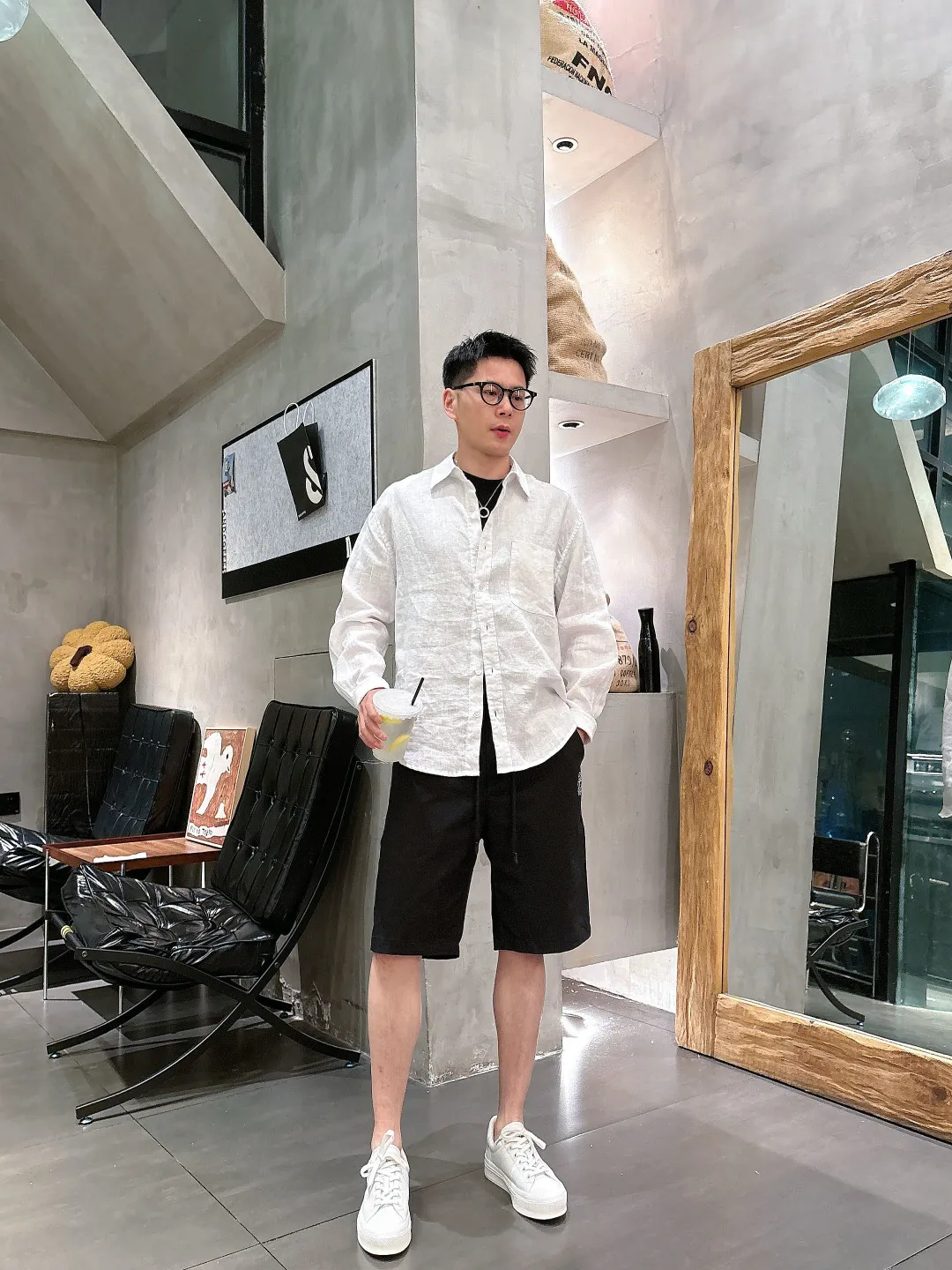 BC 2026 new summer products! Fashionable original men's Versatile shorts🩳Made of customized comfortable fabrics that feel great against the skin🍃Luxury Classic brand original logo design, complete with three standards! Taste and value are shared. It is very comfortable to wear. It is low-key yet luxurious. It is very classy when worn. Needless to say the style and cut of the pants. The upper body is exquisite and vivid. Really first-class top quality materials. Really top-level casual shorts. The upper body is absolutely stylish. Extremely luxurious. Full of personality, grand and Versatile, a must-have for going out on the street! Size:M-3XL